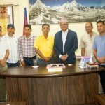 कोशीका निर्माण व्यवसायीले बुझाए ज्ञापनपत्र, समस्या समाधानका लागि आग्रह