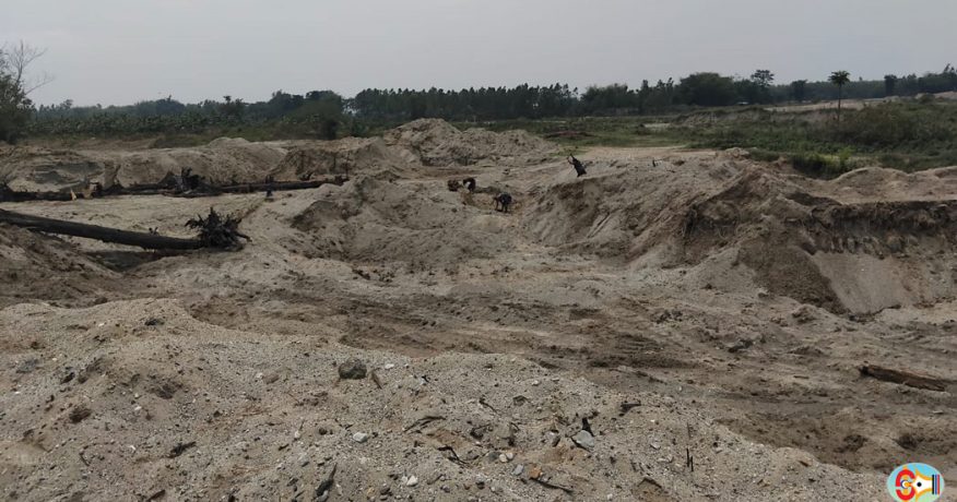 ग्रामथानको लोहन्द्रा खोला र आसपासको जग्गामा मापदण्डविपरीत उत्खनन