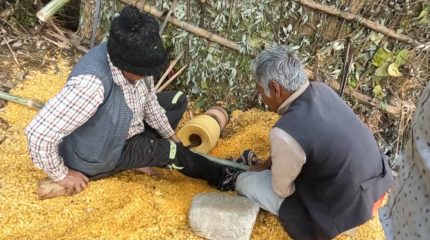 धनकुटामा परम्परागत ठेकी बनाउने सीपको जगेर्ना, मनग्य आम्दानी