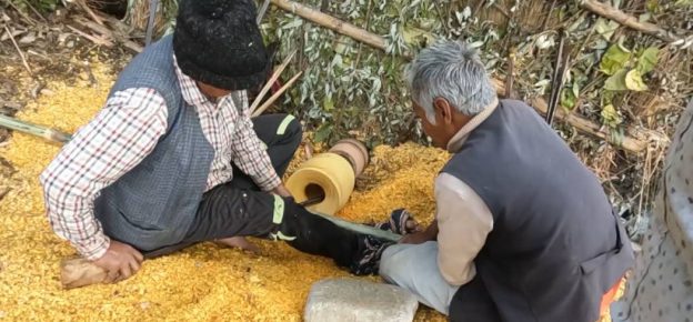 धनकुटामा परम्परागत ठेकी बनाउने सीपको जगेर्ना, मनग्य आम्दानी