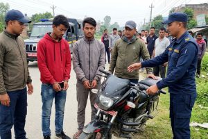 चोरीको मोटरसाइकलसहित बेलबारीबाट दुई युवक पक्राउ