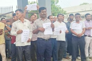 १४ महिनादेखि तलब नपाउँदा उदयपुर सिमेन्ट उद्योगका श्रमिक आन्दोलित