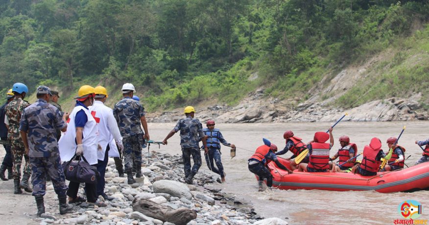 धनकुटाको तमोर नदीमा विपद् प्रतिकार्य सम्बन्धी संयुक्त नमुना अभ्यास