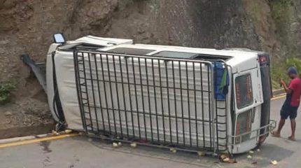 धनकुटा-पाँचथर सडक खण्डमा मिनीबस दुर्घटना
