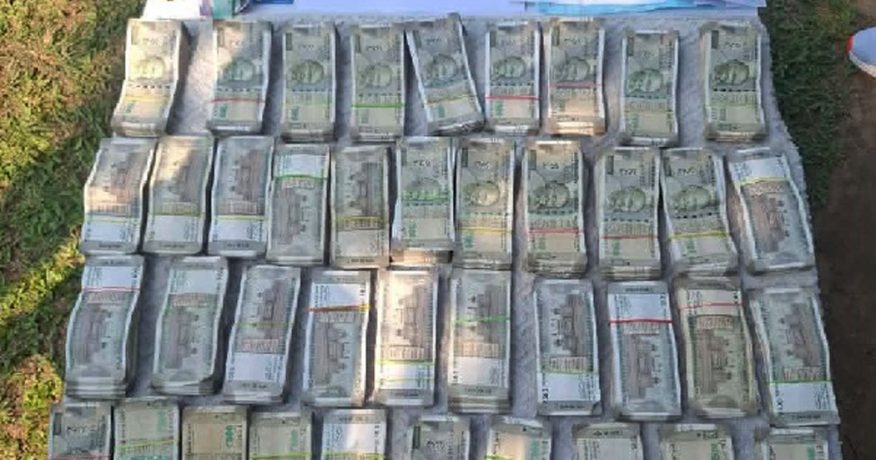 मोरङको रतुवामाईबाट २० लाख भारतीय रुपैयाँ बरामद