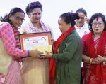 धनकुटा नगरपालिकाकी एकमात्र अटो चालक महिलालाई नगदसहित सम्मान