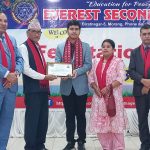 एसईई उत्रिर्ण विद्यार्थीलाई एभरेष्टले गर्यो अभिनन्दन