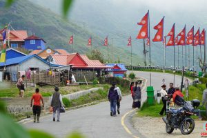 धनकुटाको सिधुवा बजारको झण्डा पार्कमा आन्तरिक पर्यटकको चहल-पहल (फोटो फिचर)