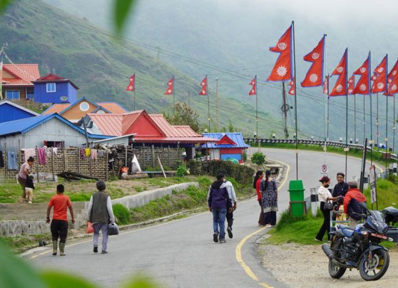 धनकुटाको सिधुवा बजारको झण्डा पार्कमा आन्तरिक पर्यटकको चहल-पहल (फोटो फिचर)