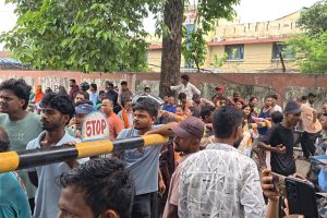 विराटनगरको रानी नाकाको ३ नम्बर ढाट बन्द गरेपछि स्थानीय आन्दोलित
