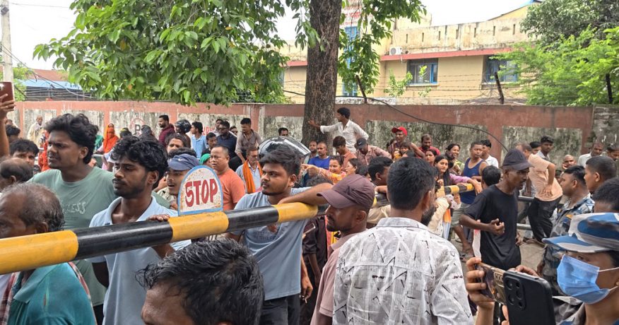 विराटनगरको रानी नाकाको ३ नम्बर ढाट बन्द गरेपछि स्थानीय आन्दोलित