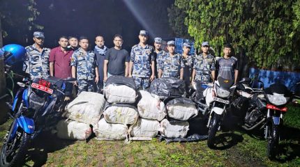 मोरङबाट १४ लाख बढीको अवैध हरियो तरकारी र कपडा बरामद