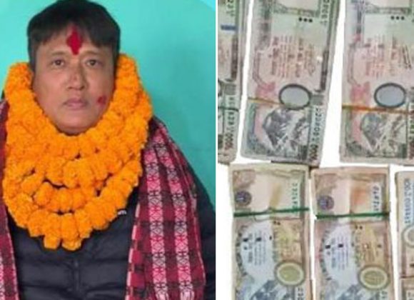 विराटनगरबाट काठमाडौं जान लागेका उपसचिव रकमको स्रोत खुलाउन नसकेपछि पक्राउ