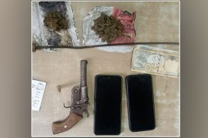 विराटनगरबाट कटुवा पेस्तोल र गाँजासहित एक जना पक्राउ