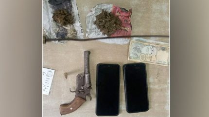 विराटनगरबाट कटुवा पेस्तोल र गाँजासहित एक जना पक्राउ
