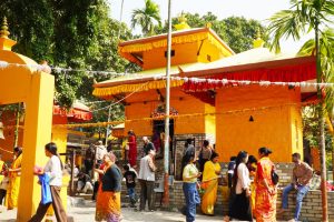 आज साउनको पहिलो सोमबार : धनकुटाका शिवालय मन्दिरमा भक्तजनको घुइँचो