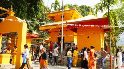 आज साउनको पहिलो सोमबार : धनकुटाका शिवालय मन्दिरमा भक्तजनको घुइँचो