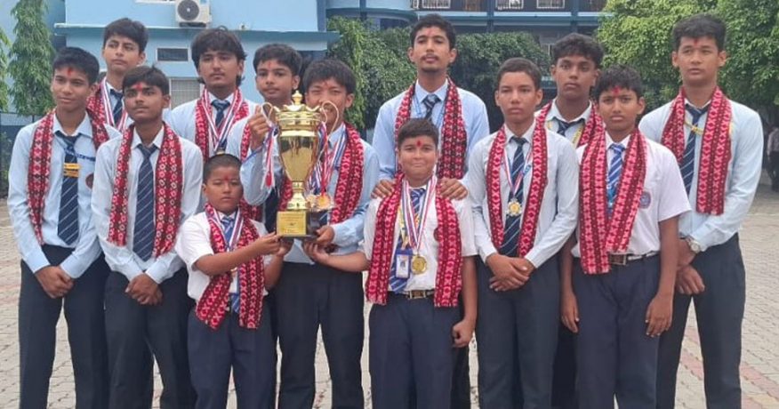 प्रदेशस्तरीय पौडीमा १४ पदक जित्ने आफ्ना खेलाडीलाई एभरेष्टको सम्मान