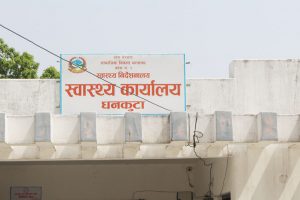 नेपालमा पूर्णरूपमा स्तनपान गराउने दर घट्दै