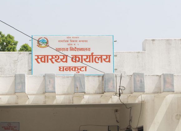 नेपालमा पूर्णरूपमा स्तनपान गराउने दर घट्दै