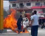 बेलबारीमा पेट्रोल पम्पमा तेल हालेर स्टार्ट गर्ने क्रममा मोटरसाइकलमा आगलागी