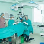विराटनगरको आर्या न्युरो हस्पिटलले सुरु गर्यो दुर्बिनबाट मेरुदण्डको शल्यक्रिया