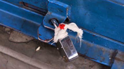 बीपी कोइराला स्वास्थ्य विज्ञान प्रतिष्ठान आसपासका ३५ औषधि पसलमा सिलबन्दी