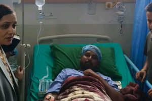 सुनसरी घटनाका घाइतेसँग स्वास्थ्यमन्त्री मेहताकाे भेट, उपचारमा कमजाेरी हुन नदिन निर्देशन