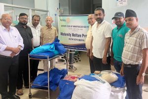 रोटरी क्लब विराटनगर मिडटाउनद्वारा सुत्केरीलाई फलफूलसहित विभिन्न सामग्री वितरण
