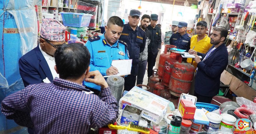 उपभोक्ताको गुनासोपछि धनकुटाको हिले र पाख्रीबासका ग्यास डिलरमा अनुगमन