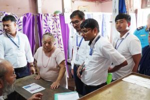 सेवाग्राहीको गुनासोपछि धनकुटाका होटल तथा लजमा अनुगमन