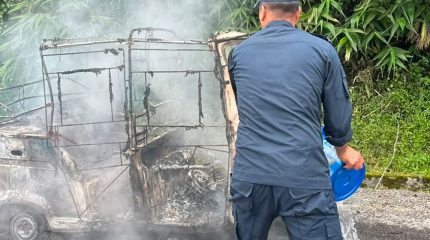 धनकुटामा गुडिरहेको अटोमा आगो लागेपछि…