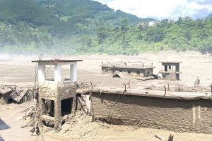 रसुवामा आएको भीषण बाढीका कारण ३८४ पर्यटक सम्पर्कविहीन