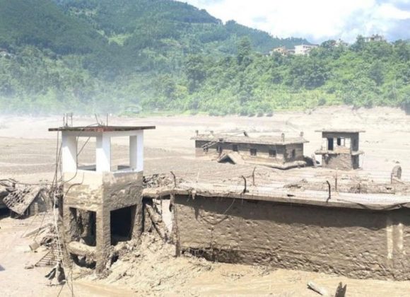 विराटनगरको विष्णुमाया पुस्तकालय र सामुदायिक भवनद्वारा बाढीपीडितलाई ५१ हजार सहयोग