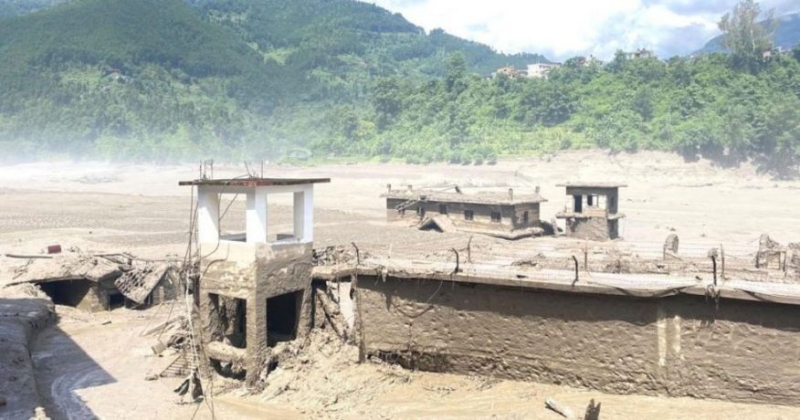 रसुवामा आएको भीषण बाढीका कारण ३८४ पर्यटक सम्पर्कविहीन