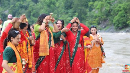 साउनको अन्तिम सोमबार : धनकुटाको विश्रान्तिमा भक्तजनको भिड (फोटो फिचर)