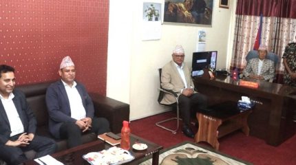 काेशीका मुख्यमन्त्री कार्की र प्रदेश प्रमुख खापुङबीच भेटवार्ता