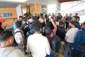 त्रिशूली १ मा फसेकाहरूको उद्धारमा ढिलाई भएपछि पीडित पक्षद्वारा कम्पनीको कार्यालय घेराउ