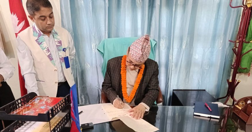 कोशीका स्वास्थ्य मन्त्री पराजुलीद्वारा पदभार ग्रहण, जिल्ला अस्पताललाई ५० शैयामा विस्तार गर्ने निर्णय