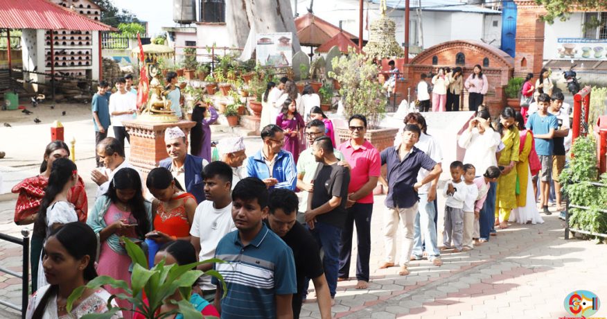 जनैपूर्णिमामा धनकुटाको निशान मन्दिरमा धर्मावलम्बीहरूको भीड (फोटो फिचर)