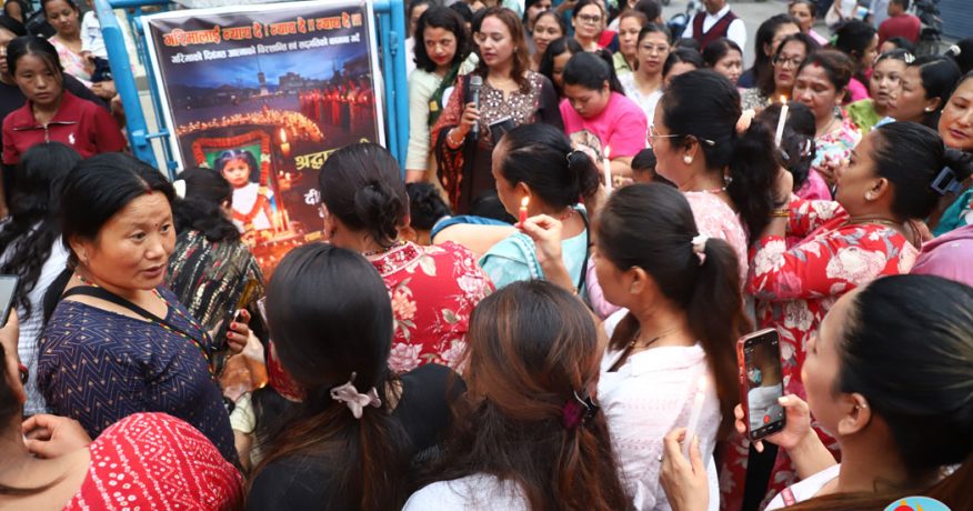 धनकुटामा बालिका गरिमा चौधरीको सम्झना गर्दै महिलाहरूले गरे श्रद्धाञ्जली सभा