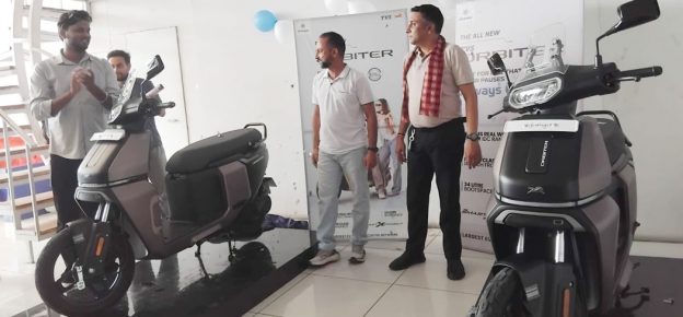 विराटनगरमा टीभीएस अर्बिटर इलेक्ट्रिक स्कुटर सार्वजनिक