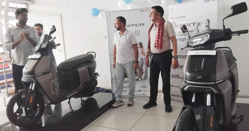 विराटनगरमा टीभीएस अर्बिटर इलेक्ट्रिक स्कुटर सार्वजनिक