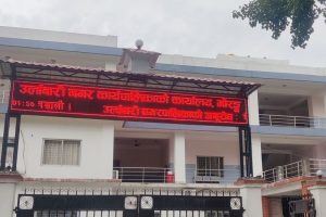 उर्लाबारी नगरपालिकाले काम नगर्ने ६ निर्माण कम्पनीसँगको ठेक्का सम्झौता रद्द गर्दै