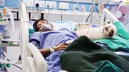कप्तानगन्ज झडपमा गोली लागेर घाइते भएका अमितको काटियो हात