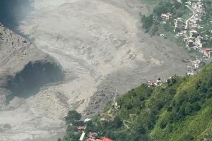 बाढीले रसुवा भन्सारबाट पाँच सय गाडी बगाएको अनुमान, दुई दर्जन कर्मचारी सम्पर्कविहीन