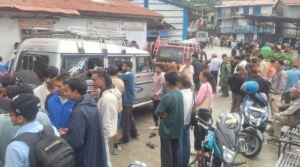 खोटाङमा ट्याक्टर दुर्घटना हुँदा एक बालकको मृत्यु, १९ जना घाइते
