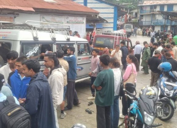 खोटाङमा ट्याक्टर दुर्घटना हुँदा एक बालकको मृत्यु, १९ जना घाइते