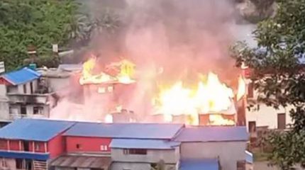 आगलागीबाट ताप्लेजुङको दोभान बजारका १० घरमा क्षति