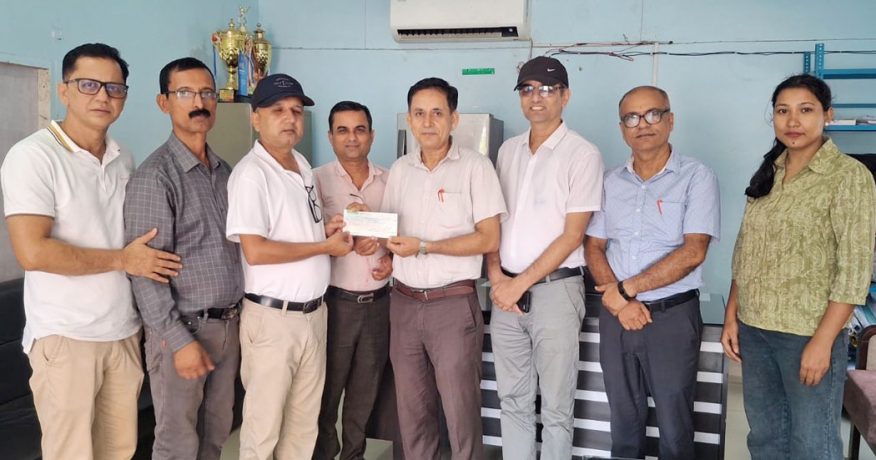 विराटनगरको अरनिको कलेजद्वारा बाढीपीडितलाई १० लाख सहयोग